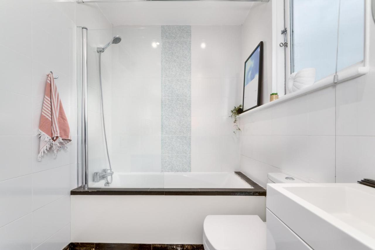 The Penthouse 3 Minutes To The Beach, Super Comfy Beds, Part Of Burlington-escapes Hove