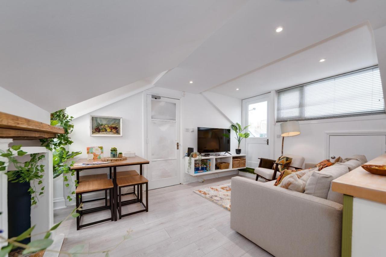 The Penthouse 3 Minutes To The Beach, Super Comfy Beds, Part Of Burlington-escapes Appartement *