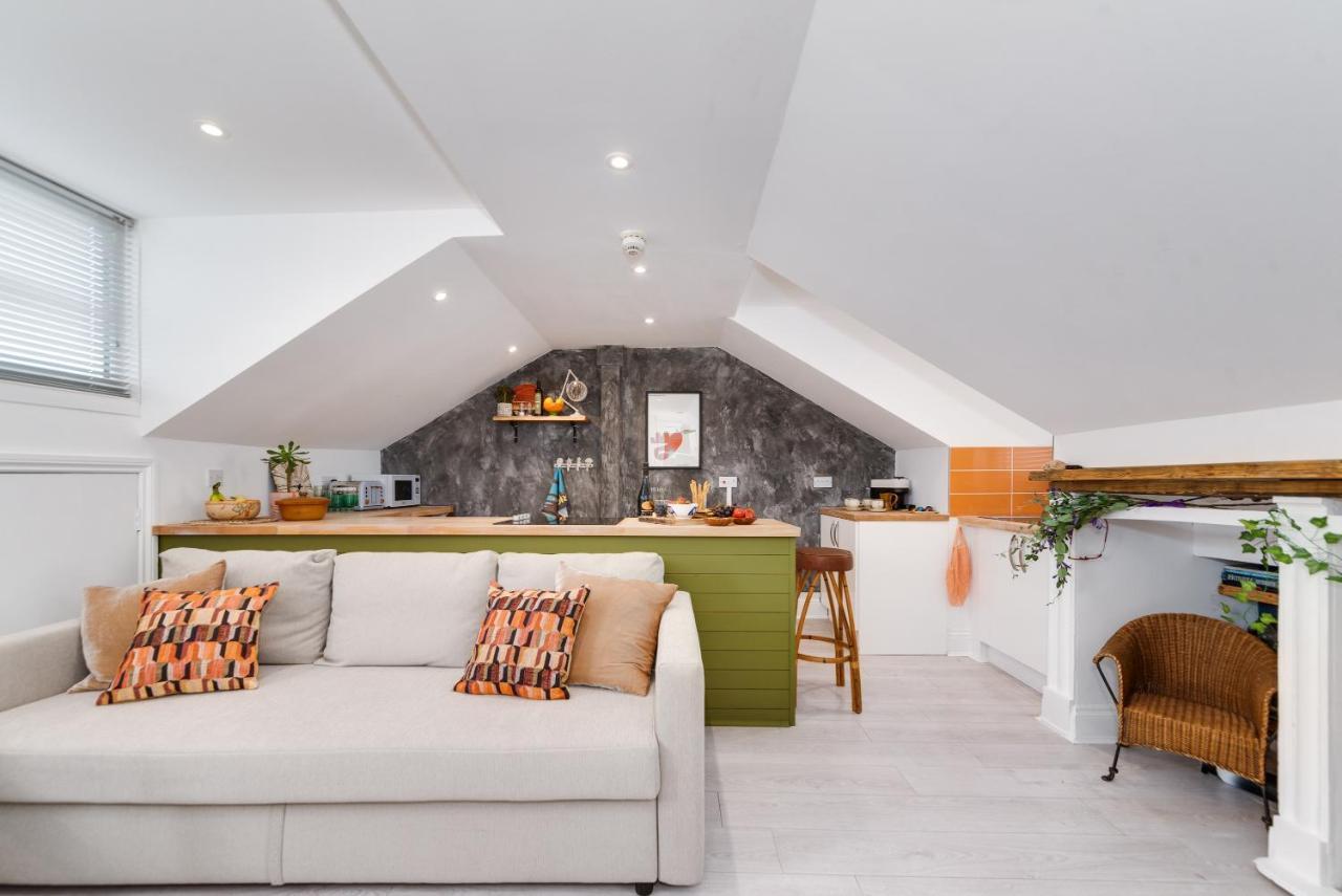 The Penthouse 3 Minutes To The Beach, Super Comfy Beds, Part Of Burlington-escapes Appartement *