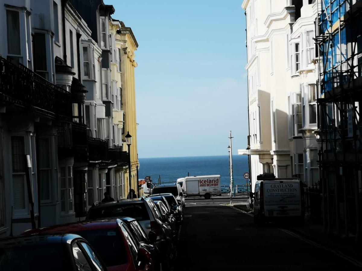 The Penthouse 3 Minutes To The Beach, Super Comfy Beds, Part Of Burlington-escapes Appartement